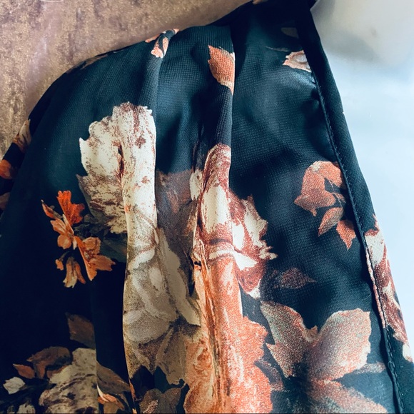Beautiful Black Floral Kimono / Overlay - Picture 2 of 5